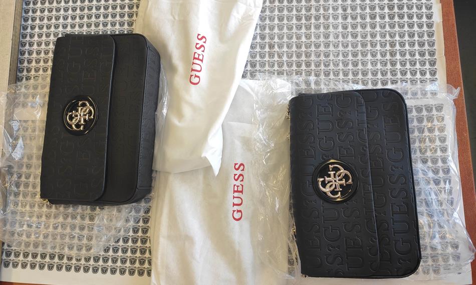 2020-8-26-922kabelka Guess.jpg